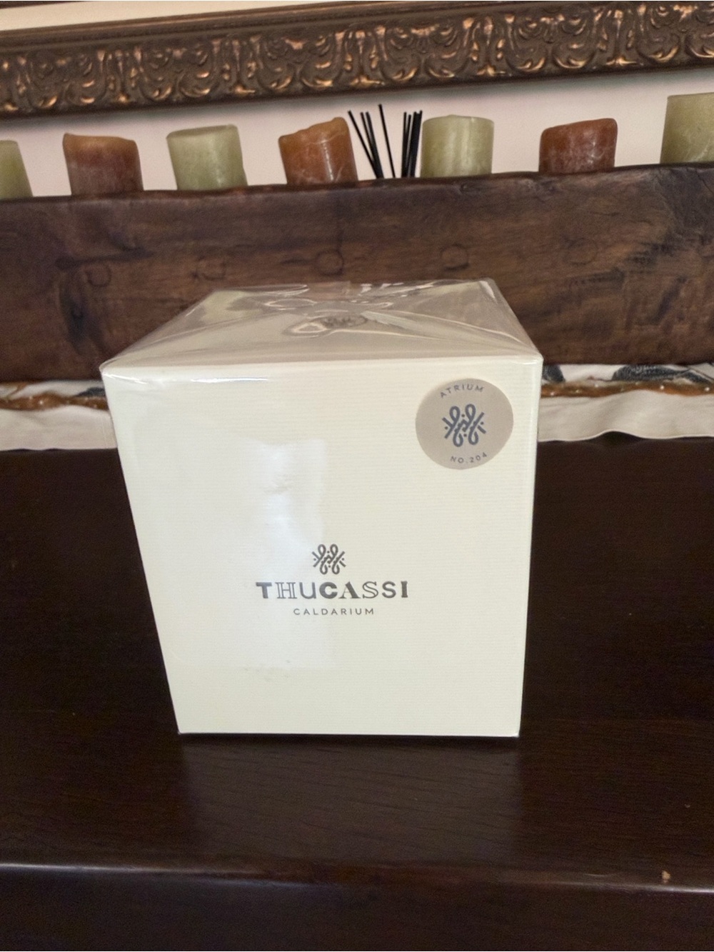 “THUCASSI” MIB Exquisite 8.8oz Candle - Picture 2 of 5